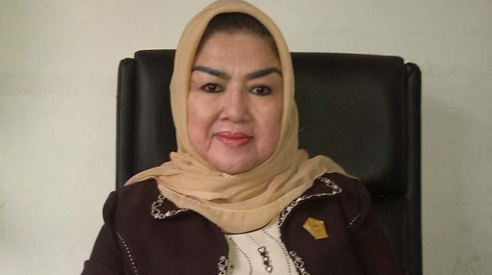 Ketua PMI Sultra, Rusiawati Silondae