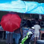 Mengais Rejeki di Bulan Penuh Berkah Mengais Rejeki di Bulan Penuh Berkah