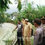 Jembatan Ambruk Akibat Banjir di Desa Kamosope, Bupati Muna Instrusikan Segera Buat Jembatan Darurat Jembatan Ambruk Akibat Banjir di Desa Kamosope, Bupati Muna Instrusikan Segera Buat Jembatan Darurat
