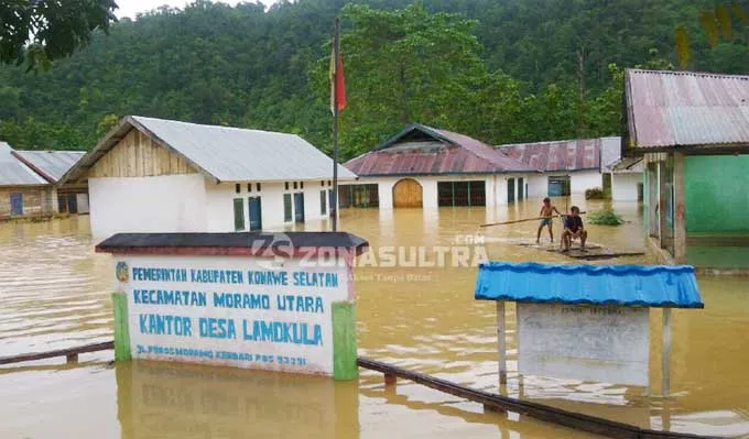 tinjau_banjir Banjir Meluas, Tiga Kecamatan di Konsel Terendam Banjir