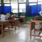 121 Siswa SMPN 1 Lasolo Laksanakan UN 121 Siswa SMPN 1 Lasolo Laksanakan UN