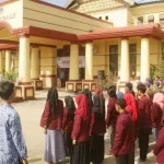 Rektor USN Kolaka: Pendidik Harus Membentuk Anak Didik Berakhlak dan Budi Pekerti yang Baik Rektor USN Kolaka: Pendidik Harus Membentuk Anak Didik Berakhlak dan Budi Pekerti yang Baik