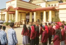 Rektor USN Kolaka: Pendidik Harus Membentuk Anak Didik Berakhlak dan Budi Pekerti yang Baik Rektor USN Kolaka: Pendidik Harus Membentuk Anak Didik Berakhlak dan Budi Pekerti yang Baik