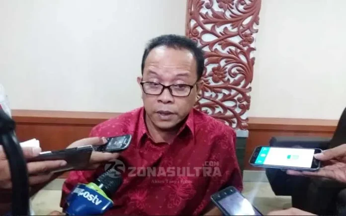 anggota DKPP Nur Hidayat Sardini