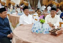 Open House Gubernur Sultra, Asrun dan Nur Alam Terlihat Mesra Open House Gubernur Sultra, Asrun dan Nur Alam Terlihat Mesra