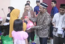 USN Kolaka Bagikan 120 Paket Sembako dan Santunan Kaum Dhuafa USN Kolaka Bagikan 120 Paket Sembako dan Santunani Kaum Dhuafa