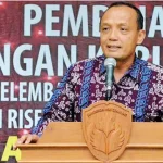 Ini Sosok Perwakilan Kemenristekdikti yang Menyalurkan Suara di Pilrek UHO Agus Indarjo Menristekdikti