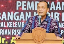 Ini Sosok Perwakilan Kemenristekdikti yang Menyalurkan Suara di Pilrek UHO Agus Indarjo Menristekdikti