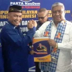 Ali Mazi Resmi Kembalikan Formulir, Nasdem Tekankan Hasil Survei Ali Mazi Resmi Kembalikan Formulir, Nasdem Tekankan Hasil Survei