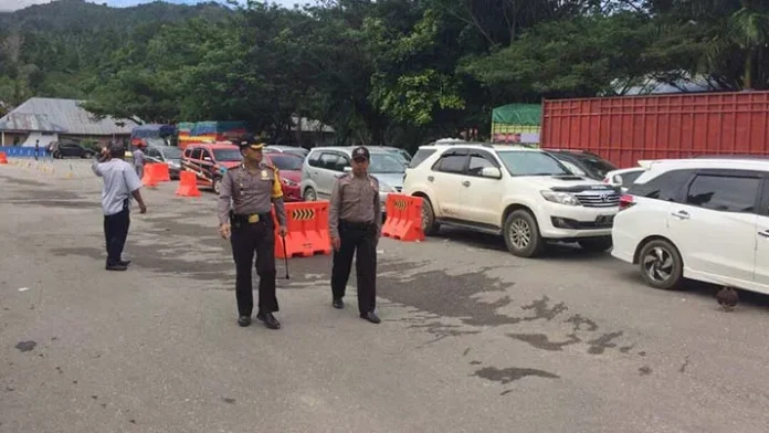 Kapolres Kolut Pantau Langsung Arus Mudik di Pelabuhan Tobaku