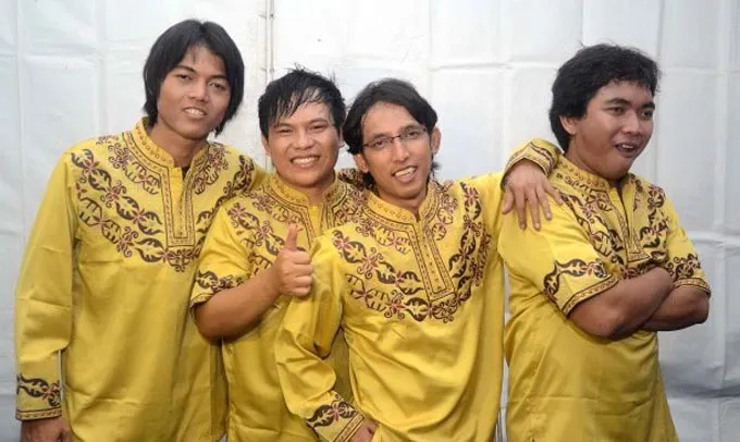 band-wali Wali Band Siap Goyang Festival Gemilang Wonderful Indonesia di Crossborder Sambas