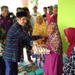 79 KK Korban Banjir Baubau Menerima Bantuan dari Walikota 79 KK Korban Banjir Baubau Menerima Bantuan dari Walikota