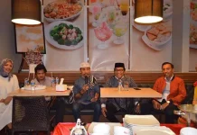 Ridwan Bae Hadiri Buka Puasa Bersama Forum Sultra DKI Ridwan Bae Bersama Forum Sultra DKI