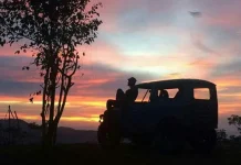 Bukit (Ng)ISIS Nglinggo, Sensasi Sunrise Sembari Minum Teh Lokal Bukit (Ng)ISIS Nglinggo, Sensasi Sunrise Sembari Minum Teh Lokal