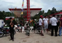Diduga Jual BBM Ilegal ke Penampung, Hipma Lasolo Demo SPBU Belalo Diduga Jual BBM Ilegal ke Penampung, Hipma Lasolo Demo SPBU Belalo
