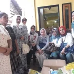 IWAPI Sultra Berikan Bantuan Korban Banjir di Kendari IWAPI Sultra Berikan Bantuan Korban Banjir di Kendari