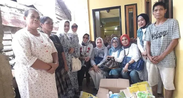 IWAPI Sultra Berikan Bantuan Korban Banjir di Kendari