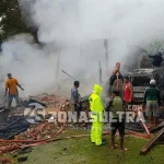 Ditinggal Pemiliknya, Rumah dan Satu Mobil di Muna Ludes Terbakar Ditinggal Pemiliknya, Rumah dan Satu Mobil di Muna Ludes Terbaka