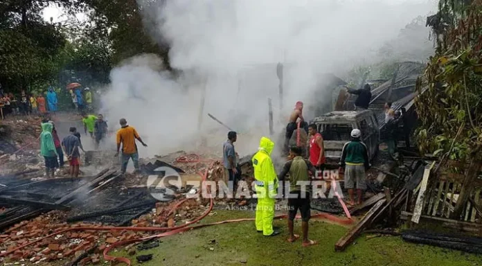 Ditinggal Pemiliknya, Rumah dan Satu Mobil di Muna Ludes Terbaka