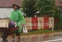 Kisah Nenek Penjual Ikan, Dorong “Lori” Keliling Kampung Kisah Nenek Penjual Ikan, Dorong "Lori" Keliling Kampung