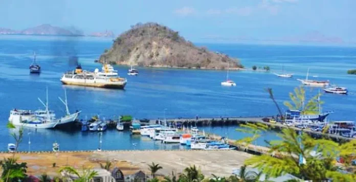 Getol Mengeroyok Sampah agar Labuan Bajo Tetap Indah