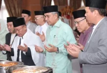 Gelar Open House, Nur Alam Terima Kunjungan Para Bupati Gelar Open House, Nur Alam Terima Kunjungan Para Bupati