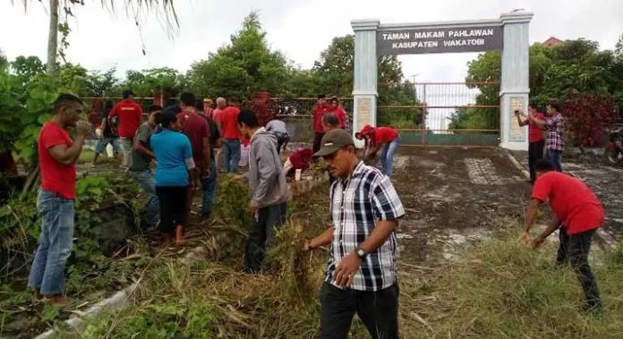 Peringati Hari Lahirnya Pancasila, PDIP Wakatobi Gelar Upacara dan Ziarah Ke Makam Pahlawan