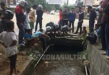 Drainase di Jalan Saranani Mendadak Jadi Kolam Pemancingan Ikan Lele Drainase di Jalan Saranani Mendadak Jadi Kolam Pemancingan Ikan Lele