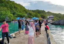 Libur Lebaran, Pantai Maleura Masih Primadona Wisata di Muna Libur Lebaran, Pantai Maleura Masih Primadona Wisata di Muna