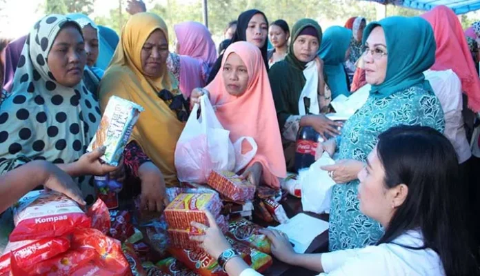 Gelar Murah, Disperindag Konsel Jual Sembako Harga Distributor