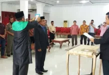 Lantik Dirut PDAM, Sekda Muna: Kasus Dugaan Foto Mesum di Medsos Tak Akan Hambat Kerja Nuryayat Fakri Lantik Dirut PDAM, Sekda Muna: Kasus Dugaan Foto Mesum di Medsos Tak Akan Hambat Kerja Nuryayat Fakri