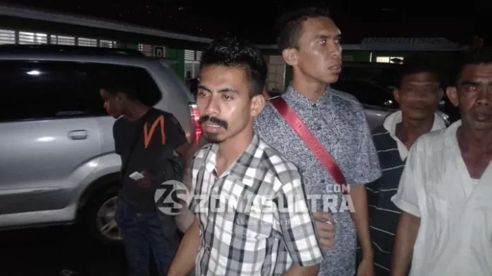 Jadwal Berangkat KM Simba Tidak Jelas, Puluhan Pemudik Tujuan Raha Terlantar