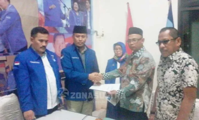 pilgub Sama-Sama Kembalikan Formulir, Ridwan dan Rusman Bersaing Ketat di Demokrat