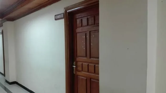 Ruangan Sempit, Media Dilarang Meliput RDP Komisi III dan Dinas Binamarga dan SDA Sultra