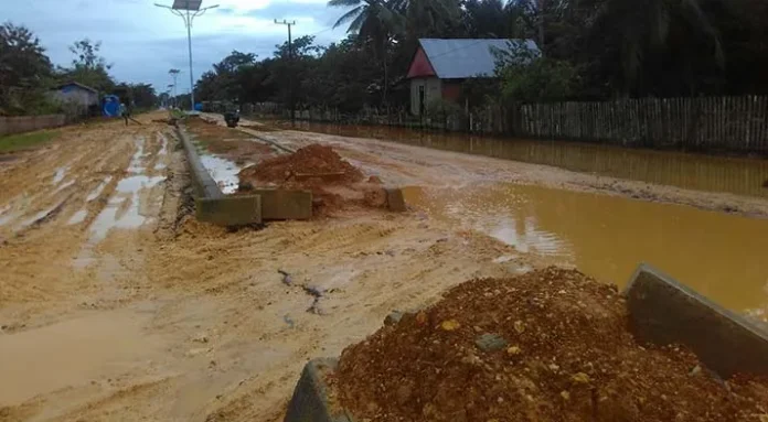 Akibat Hujan, Jalan Ringroad Laworo Rusak Parah