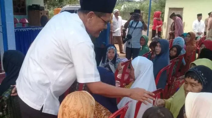 Safari Ramadhan di Baula, Bupati Kolaka Sumbang Al Quran dan Santuni 20 Anak Yatim