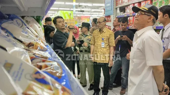 Sekda Sultra Desak Hypermart Kendari Serius Tangani Produk Kadaluarsa