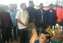 Supomo Resmi Kembalikan Berkas Cagub di Nasdem dan Demokrat Supomo Resmi Kembalikan Berkas Cagub di Nasdem dan Demokrat