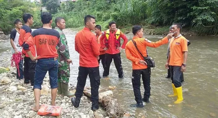 terseret_air Bantu Paman Ambil Pasir, Bocah Tiga Tahun Terseret Arus Sungai di Lamekongga