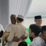 Empat Balon Gubernur Sultra Salat Ied di Masjid Al-Alam