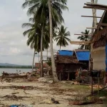 Puluhan Rumah Warga Konut Nyaris Hancur Akibat Pembangunan Pelabuhan PT VDNI Puluhan Rumah Warga Konut Nyaris Hancur Akibat Pembangunan Pelabuhan PT VDNI