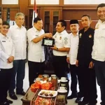 Dihadapan Plt Gubernur, KPU Sultra Laporkan Persiapan Pilgub Dihadapan Plt Gubernur, KPU Sultra Laporkan Persiapan Pilgub