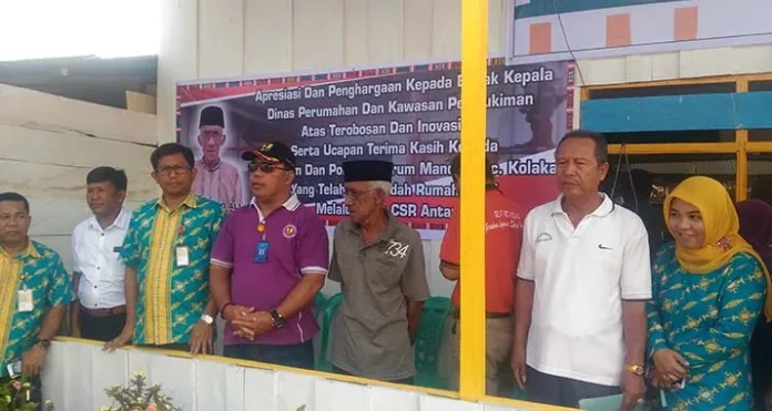 PT Antam dan Masyarakat Gotong Royong Bangun Dua Rumah Layak Huni di Kolaka