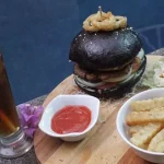 Nikmati Merdeka Setiap Saat Bersama Menu Unik Plaza Inn Kendari Black Burger Plaza Inn Kendari