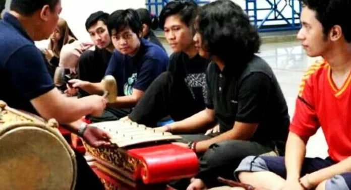 Wow! Ujian Akhir Semester, Gelar Seni Kolosal Promosikan Budaya Nusantara