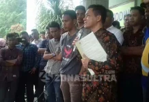 Jumlahnya Dinilai Fantastis, Mahasiswa UHO Demo Tolak Pemberlakuan Uang Pangkal Jumlahnya Dinilai Fantastis, Mahasiswa UHO Demo Tolak Pemberlakuan Uang Pangkal