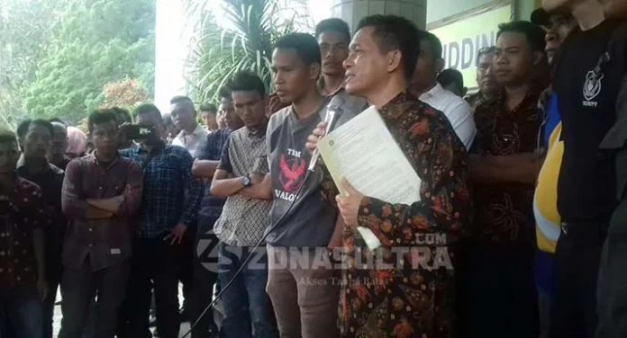 Jumlahnya Dinilai Fantastis, Mahasiswa UHO Demo Tolak Pemberlakuan Uang Pangkal