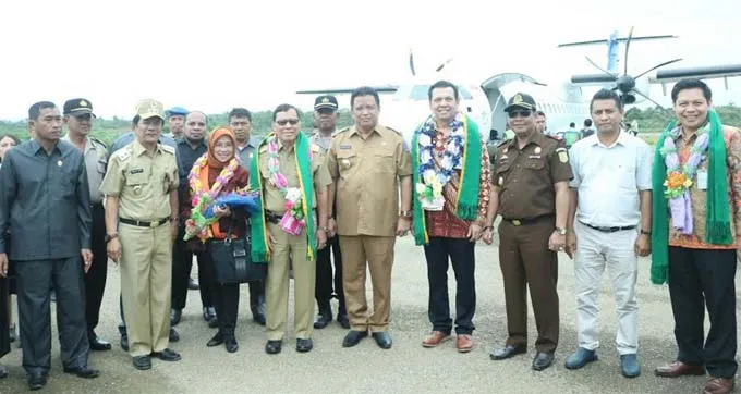 garuda_muna Hari Ini, Garuda Resmi Mendarat Perdana di Bandara Sugimanuru