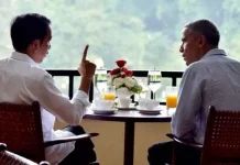Presiden Jokowi Sambut Obama dengan Bakso dan Teh Hangat Presiden Jokowi Sambut Obama dengan Bakso dan Teh Hangat