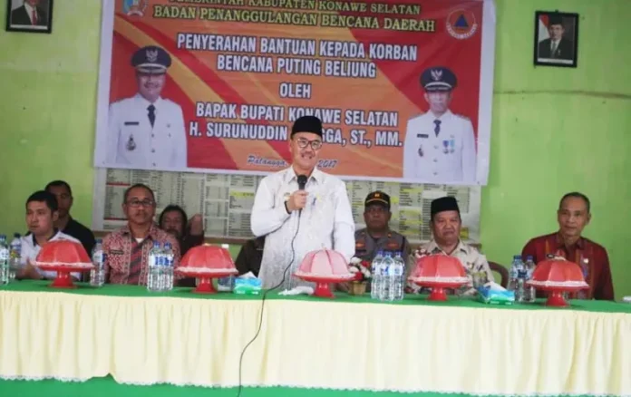Lima Bulan Menunggu, Akhirnya Pemkab Konsel Serahkan Bantuan Korban Puting Beliung